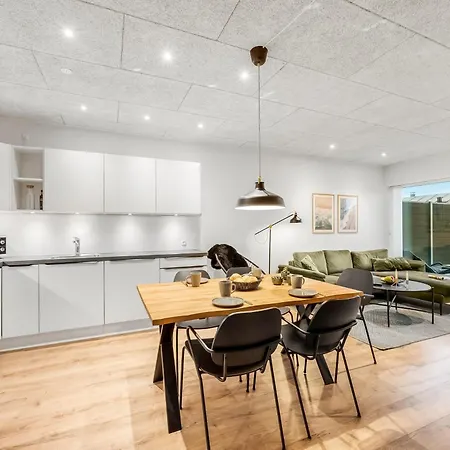 Stylish Centrally Located In Sondervig - 1000 Casa de Férias